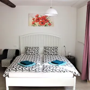 Pink House Apartment